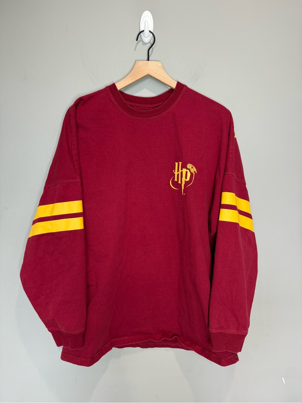 Harry Potter Wizarding World Graphic Long Sleeve Tee XL Burgundy Gold
